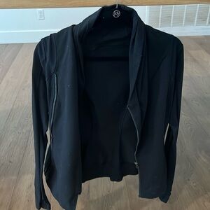 Lululemon jacket size 4